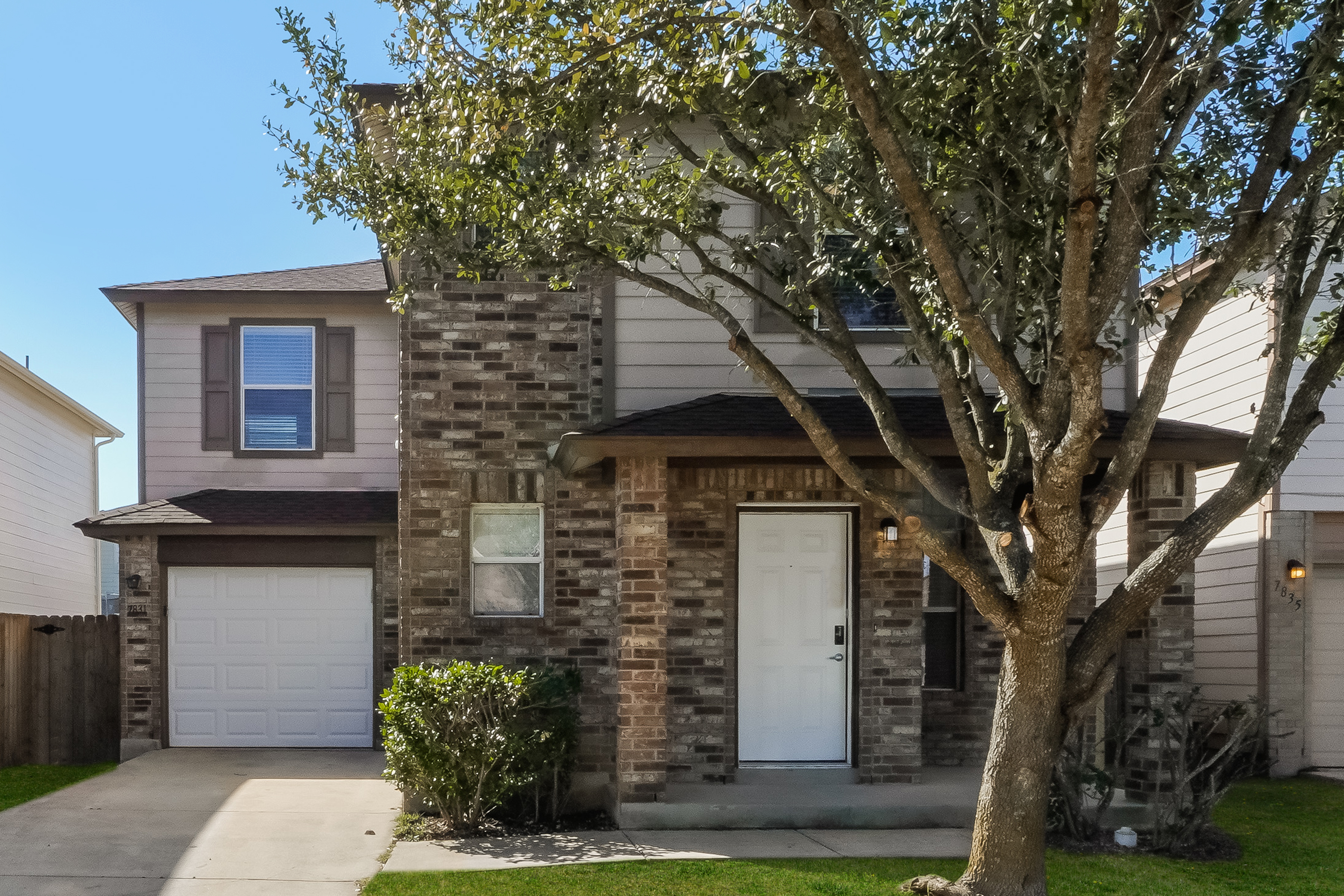 7831 HEDRICK FARM San Antonio, TX 78239